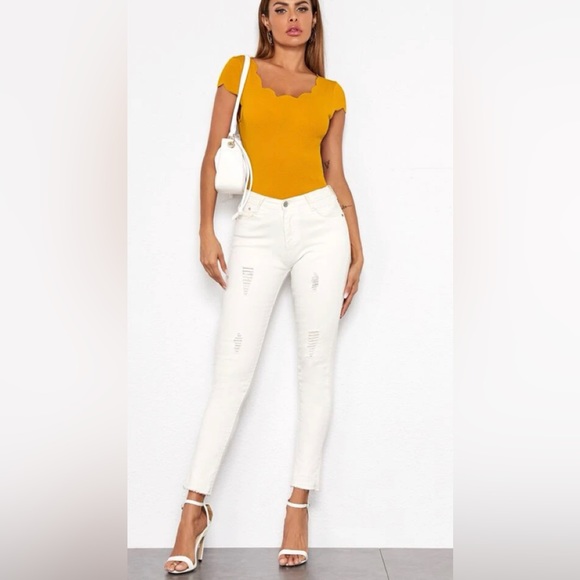 Tops - Gorgeous, scalp trim top slim fit tank to Medium